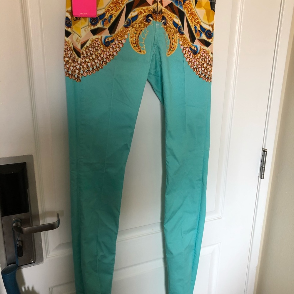 Spectacular Notify Jeans - Picture 2 of 5